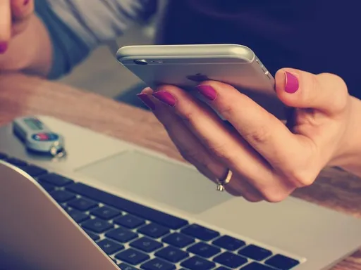Notre Lambda se prend pour un téléphone